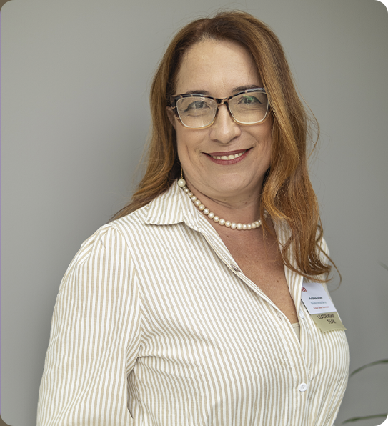Dra. Andrea Saber, advogada